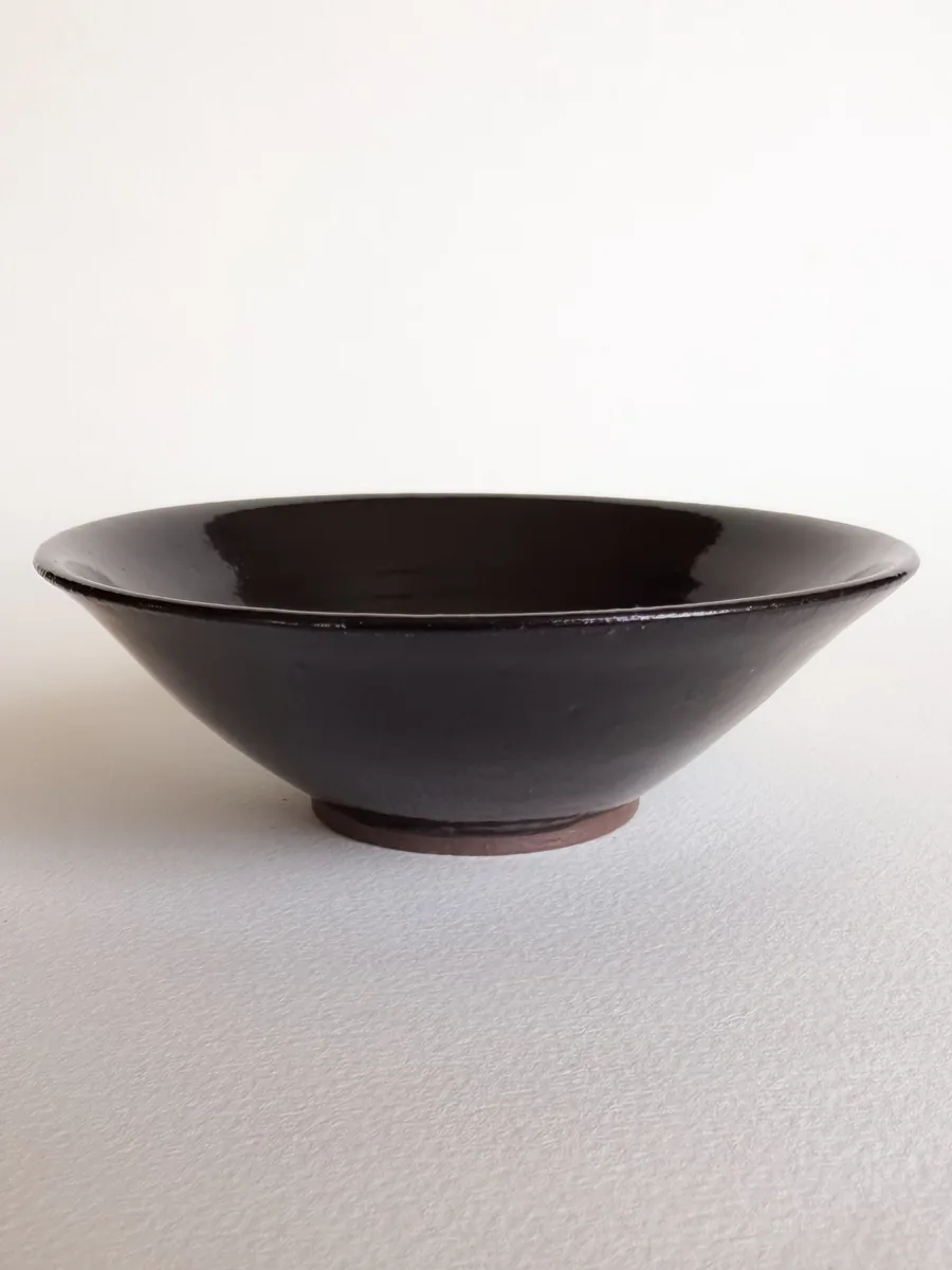 Small angular glossy black bowl