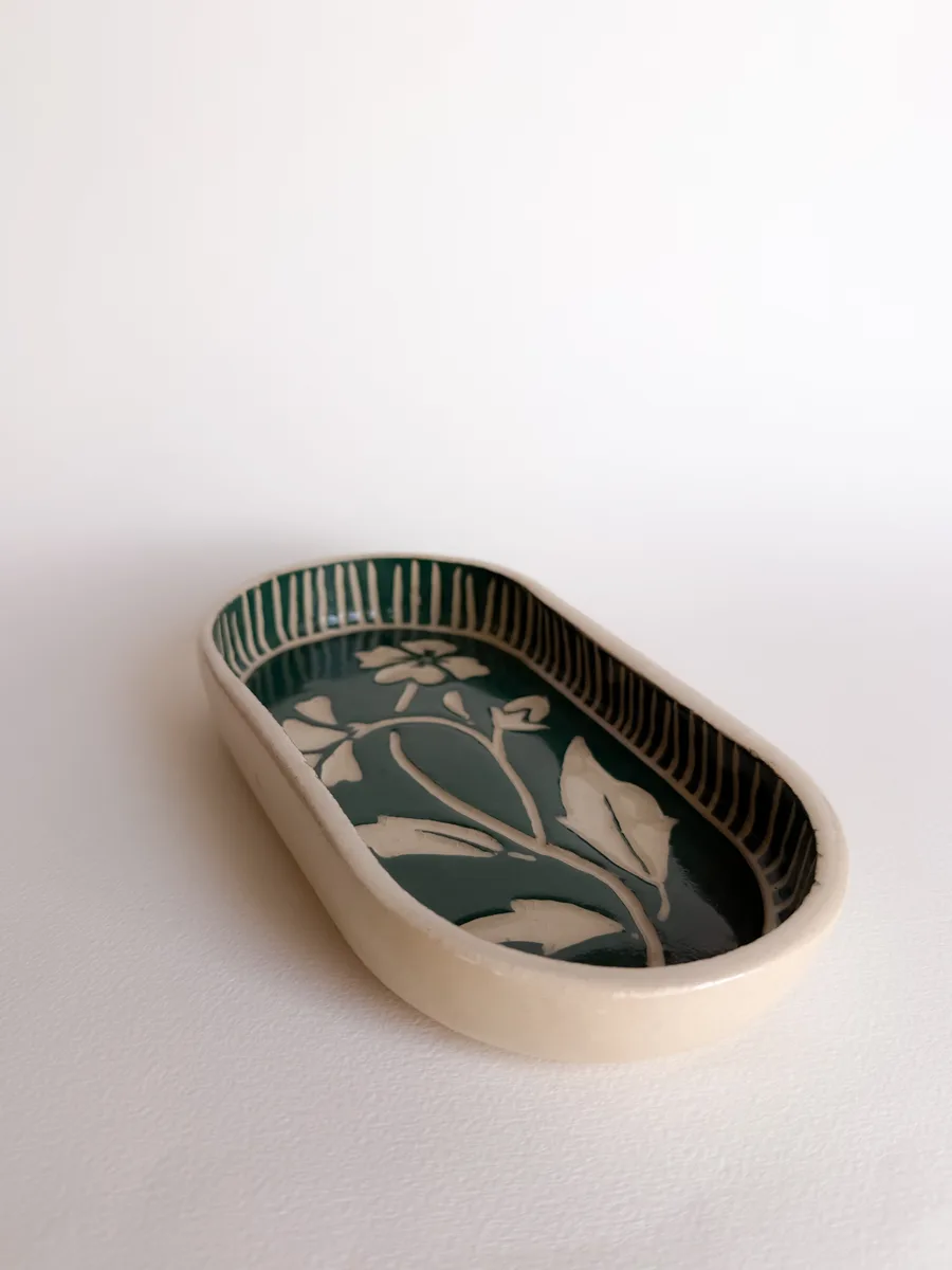 Tray carved with flowers