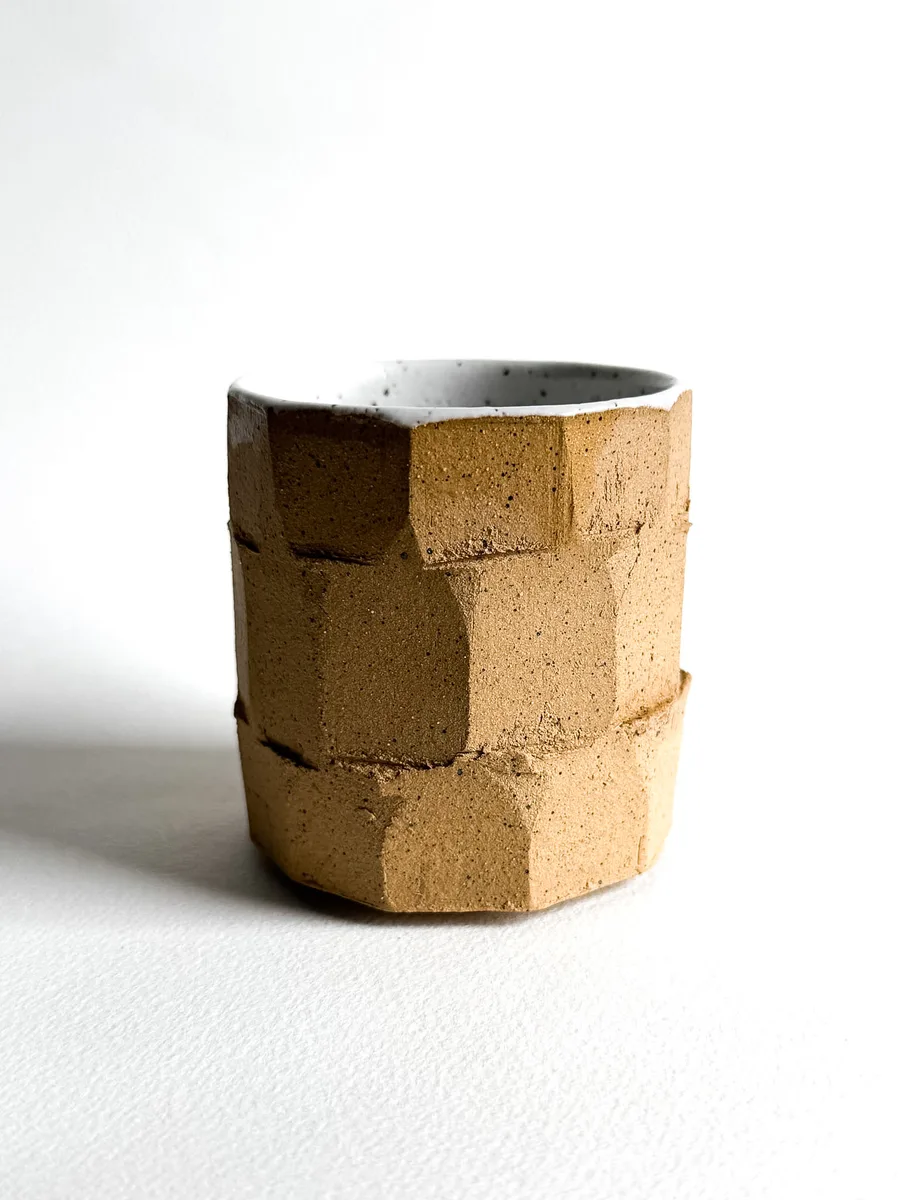 Kirinuki-carved cup in speckled clay